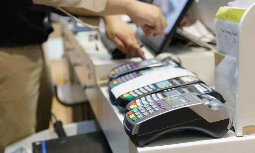 Φορολοταρία και ισχυρά κίνητρα για πληρωμές με κάρτα και e-αποδείξεις